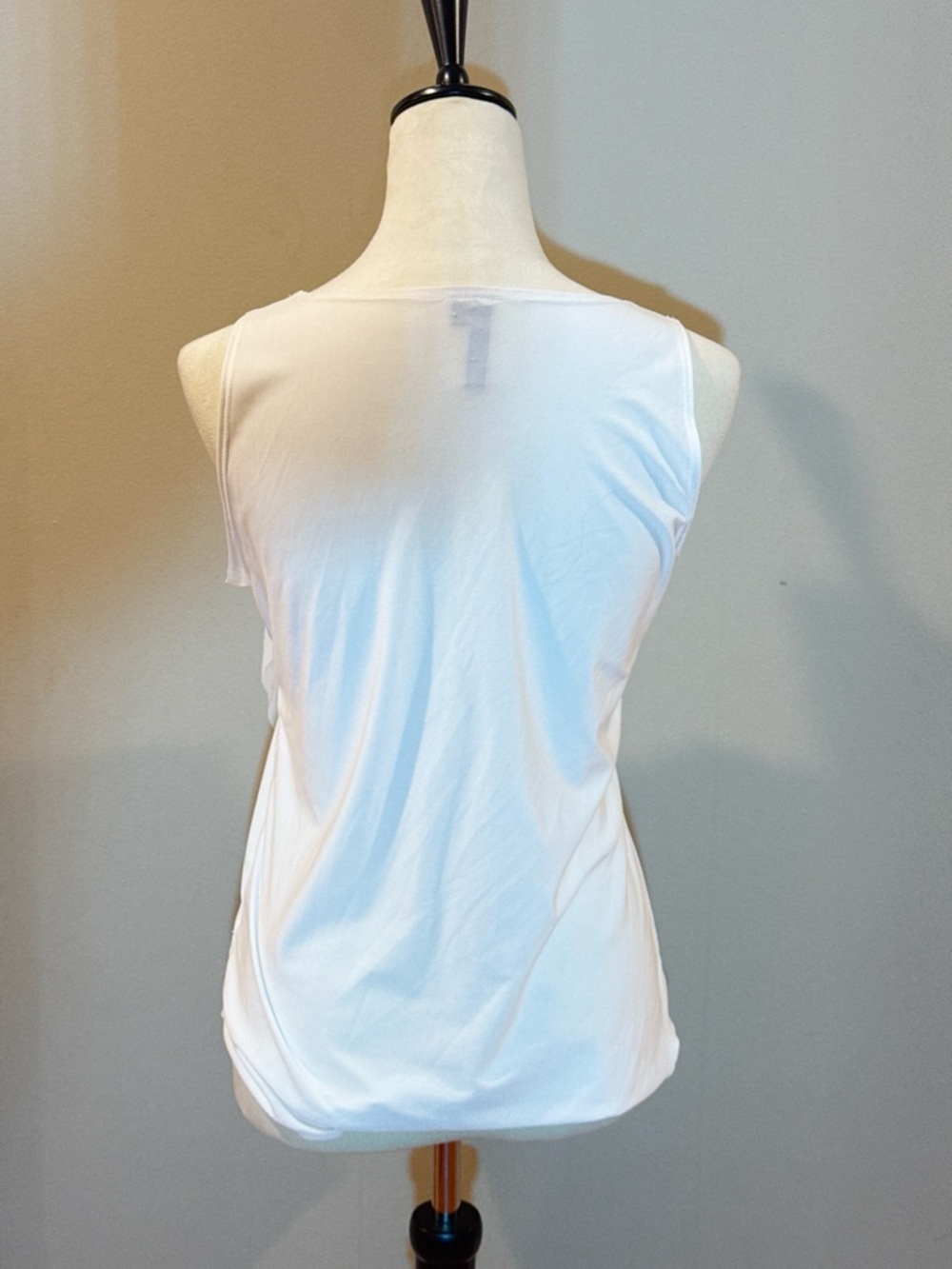 Susan Lawrence White Sleeveless Pleated Women's Top - Picture 2 of 8
